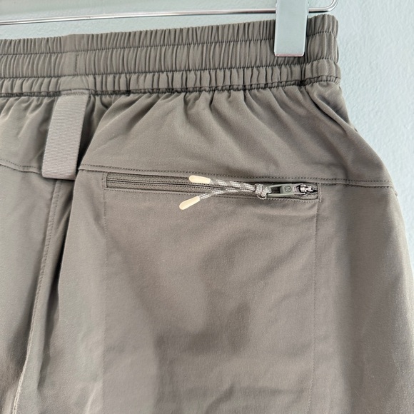 Lululemon Lightweight High-Rise Hiking Short 4" - Picture 13 of 16